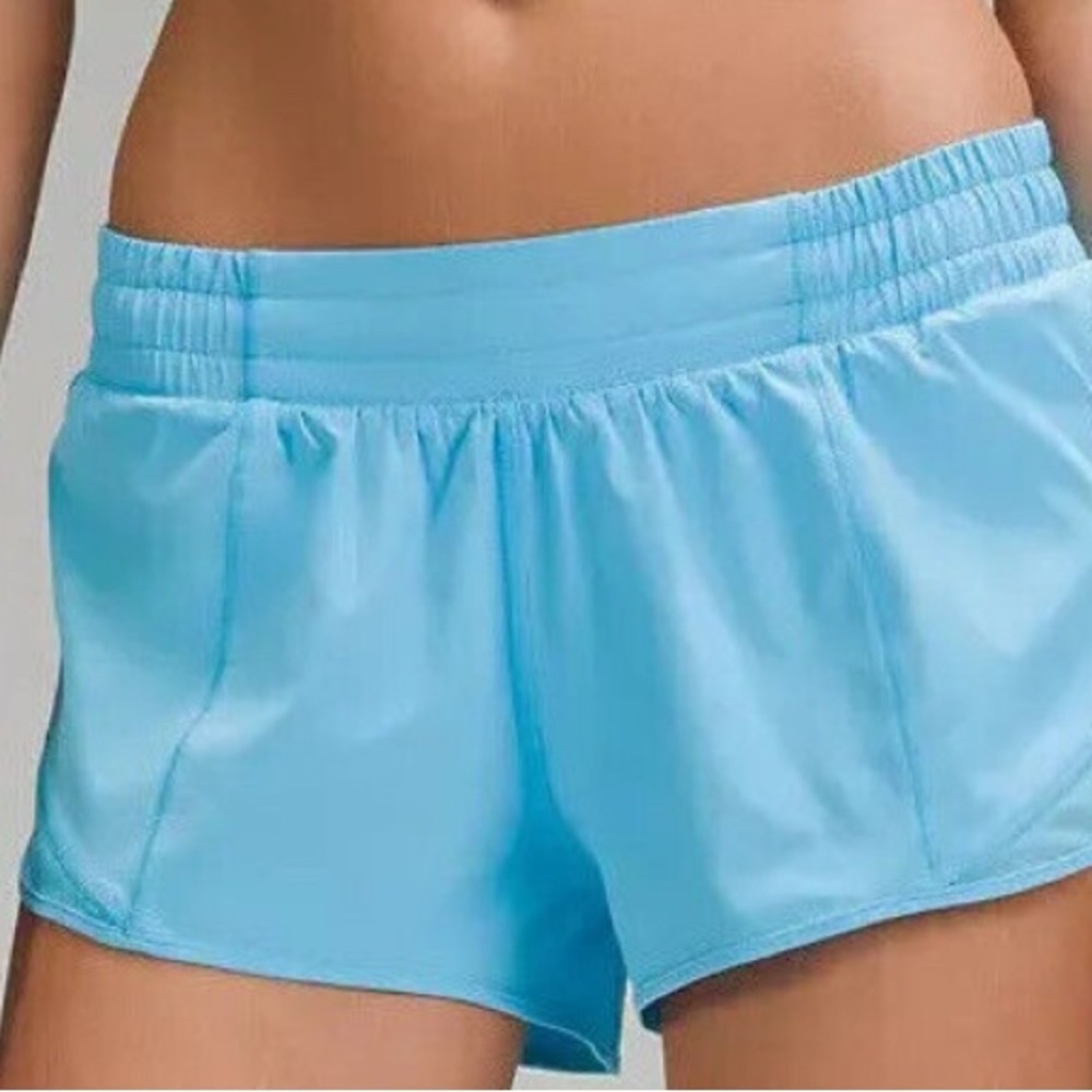 Lululemon HottyHot Shorts 2.5